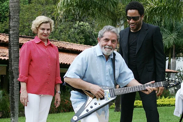 Lava Jato investiga guitarras de astros do Rock doadas ao Fome Zero