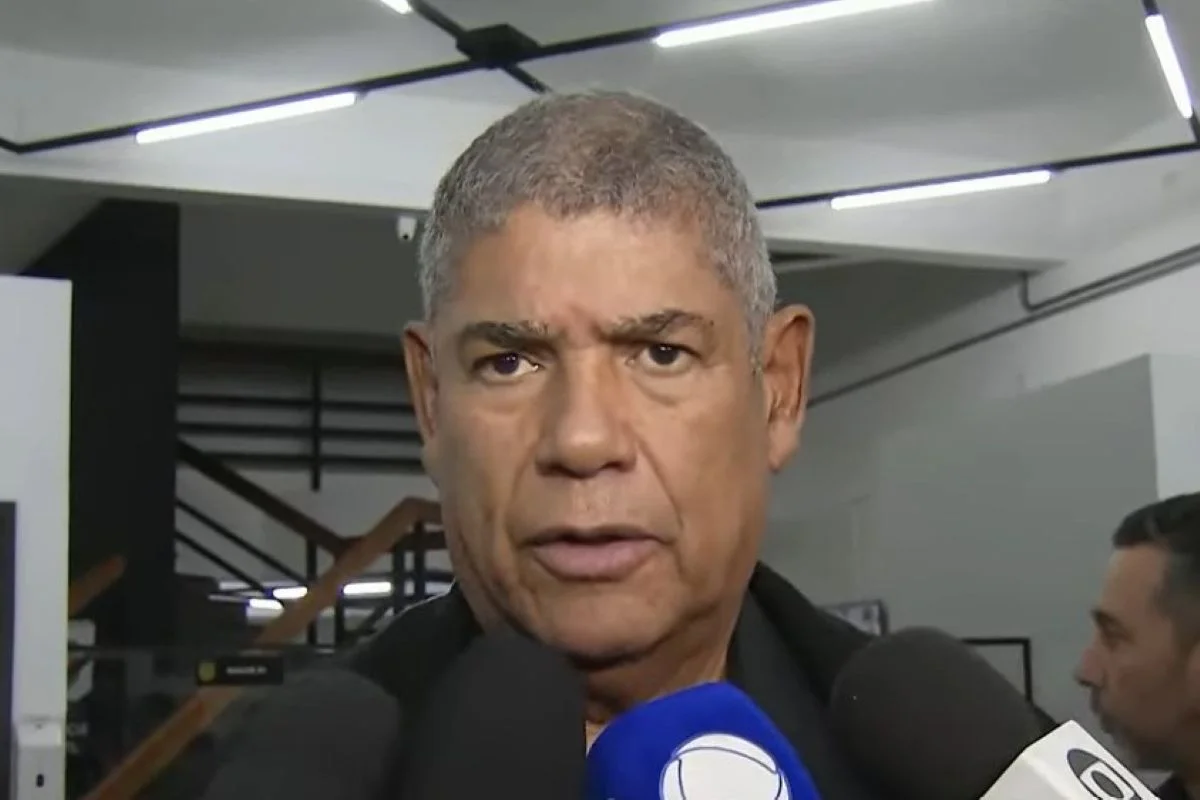 O ex-vereador Milton Leite saindo de delegacia em Mogi das Cruzes O ex-vereador Milton Leite saindo de delegacia em Mogi das Cruzes