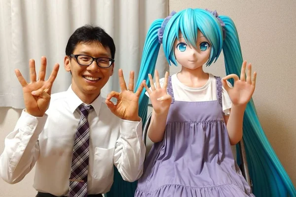 Japonês apaixonado por personagem da ficção