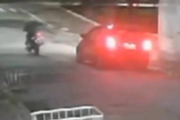 Vídeo: GCM com filho no carro reage a abordagem e impede assalto