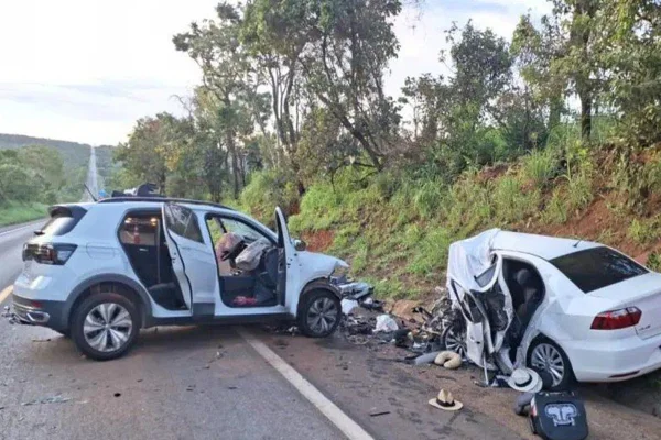 Acidente na BR-040 deixa cinco mortos