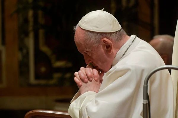 Papa pede perdão por abusos da Igreja contra indígenas no Canadá