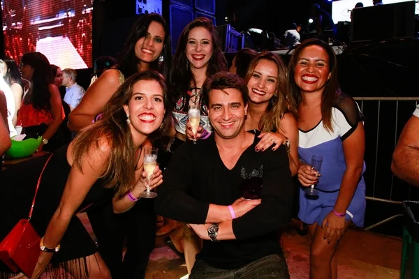 Alessandra Lady, Natália Campello, Mayana Martins, Vitor Carulla, Ana Feitosa e Luana Martins Alessandra Lady, Natália Campello, Mayana Martins, Vitor Carulla, Ana Feitosa e Luana Martins