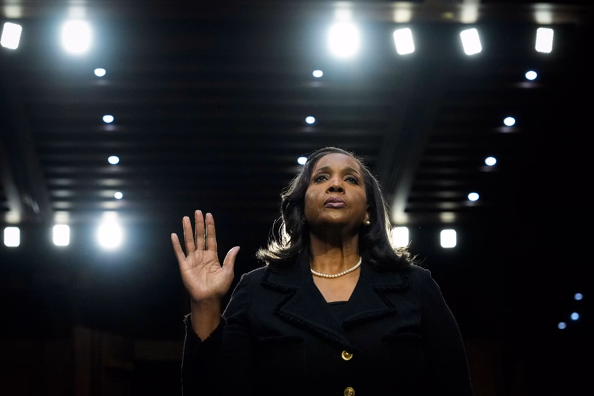 Justiça dos EUA impede Trump de demitir Lisa Cook, diretora do Fed 3 Imagem de Lisa Cook, diretora do Federal Reserve (Banco Central dos Estados Unidos) - Metrópoles