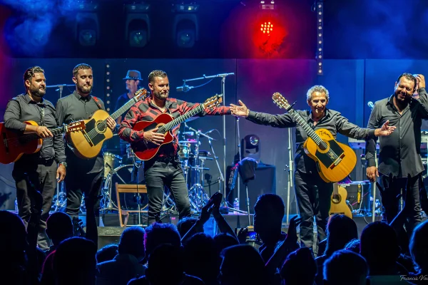 Imagem colorida da banda Gipsy Kings - Metrópoles