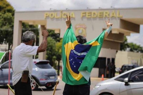 O alívio na PF após transferência de Bolsonaro para a Papudinha