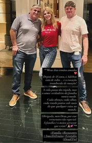 Val Marchiori e os irmãos posam juntos nas redes sociais