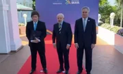 Lula e Javier Milei em encontro no Mercosul