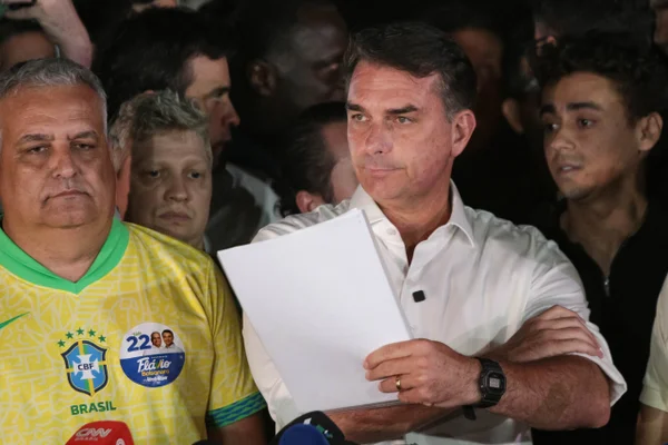 Flávio critica decisão de Zanin, mas PL também pediu prorrogação da votação - destaque galeria