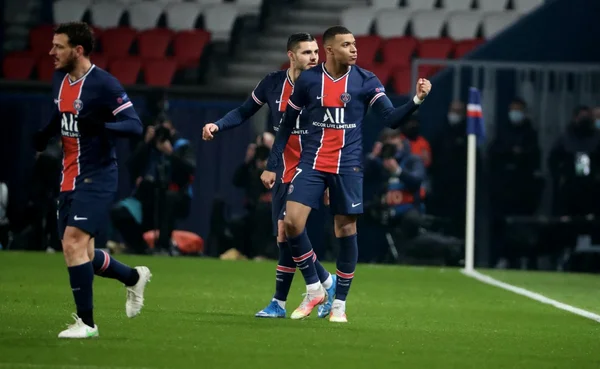Mbappé “celebra” ausência de Lewandowski: “É uma boa notícia para nós”