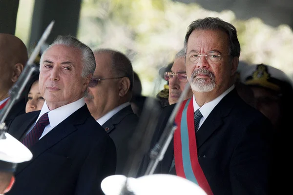 Presidente da Nigéria nega que tenha sido substituído por clone
