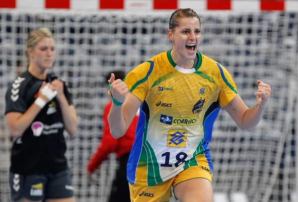 Brasileira é eleita melhor jogadora de handebol da Europa em 2019