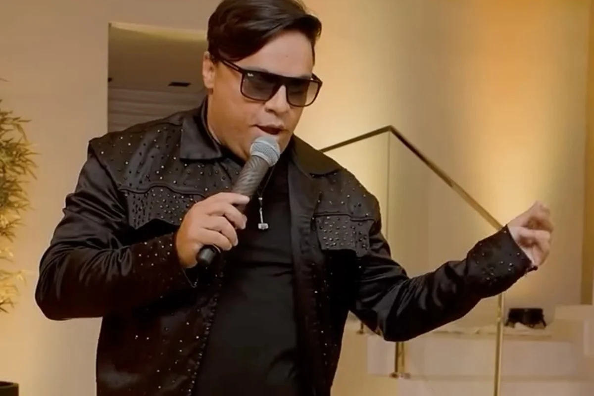Neto Araújo postava vídeos cantando nas redes sociais Neto Araújo postava vídeos cantando nas redes sociais
