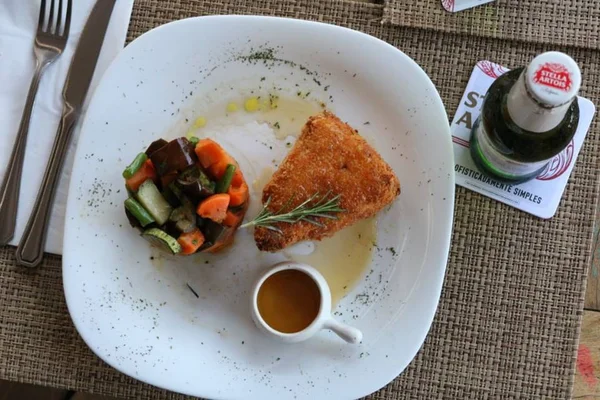 Circuito Stella Artois: Liv Lounge serve menu harmonizado com cerveja
