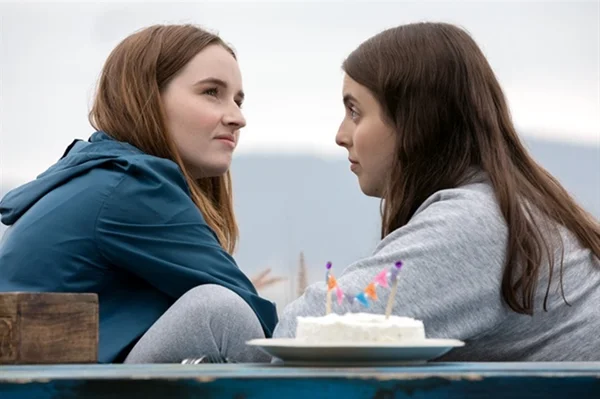 Fora de Série: a resposta feminina e inteligente a filmes adolescentes