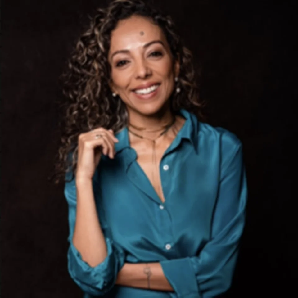 Ana Maria Ferreira da Cunha é diretora de Relações Governamentais e Responsabilidade Social da Kinross Brasil. Ana Maria passou mais de duas décadas trabalhando na área de assuntos corporativos e desenvolvimento social no setor de mineração Ana Maria Ferreira da Cunha é diretora de Relações Governamentais e Responsabilidade Social da Kinross Brasil. Ana Maria passou mais de duas décadas trabalhando na área de assuntos corporativos e desenvolvimento social no setor de mineração