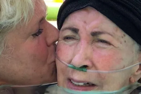 Xuxa usa as redes sociais para pedir orações pela saúde da mãe