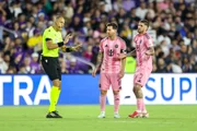 Craque da Argentina, Lionel Messi nunca perdeu em jogos comandados por Elfath. Craque da Argentina, Lionel Messi nunca perdeu em jogos comandados por Elfath.