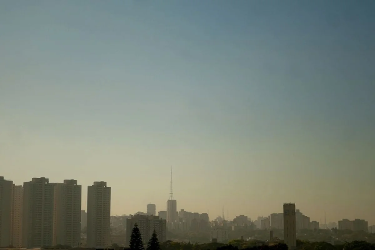 Clima: frente fria leva chuva no Sul e interior do país segue seco