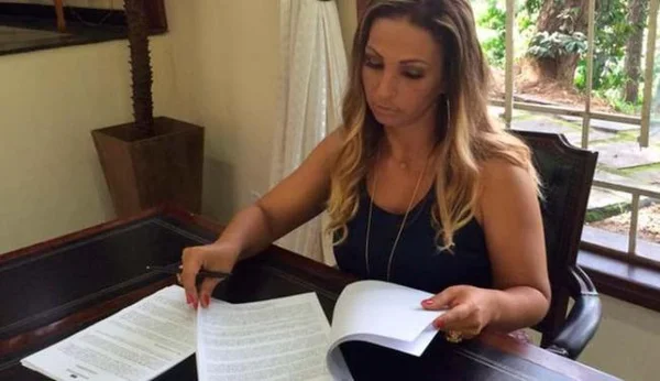 Valesca Popozuda lança biografia este mês, na Bienal do Livro de SP