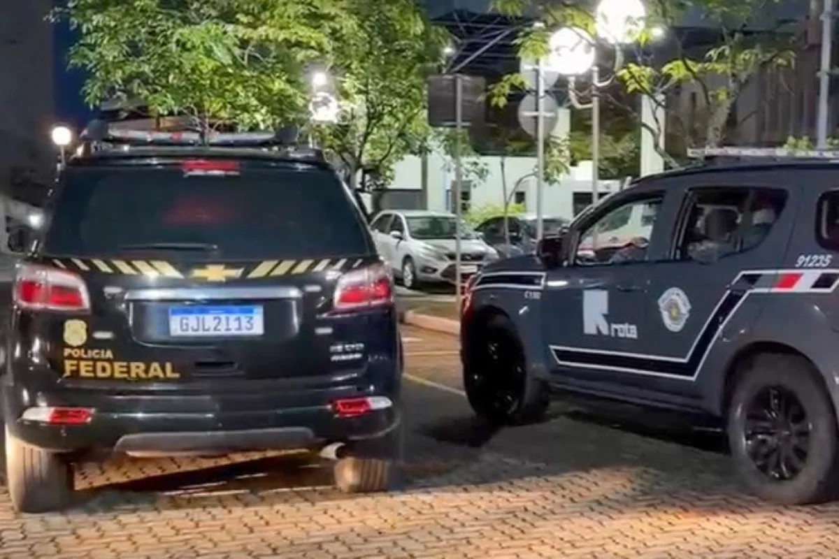 Operação da PF contra o tráfico internacional mira terceirizados do Aeroporto de Guarulhos Operação da PF contra o tráfico internacional mira terceirizados do Aeroporto de Guarulhos