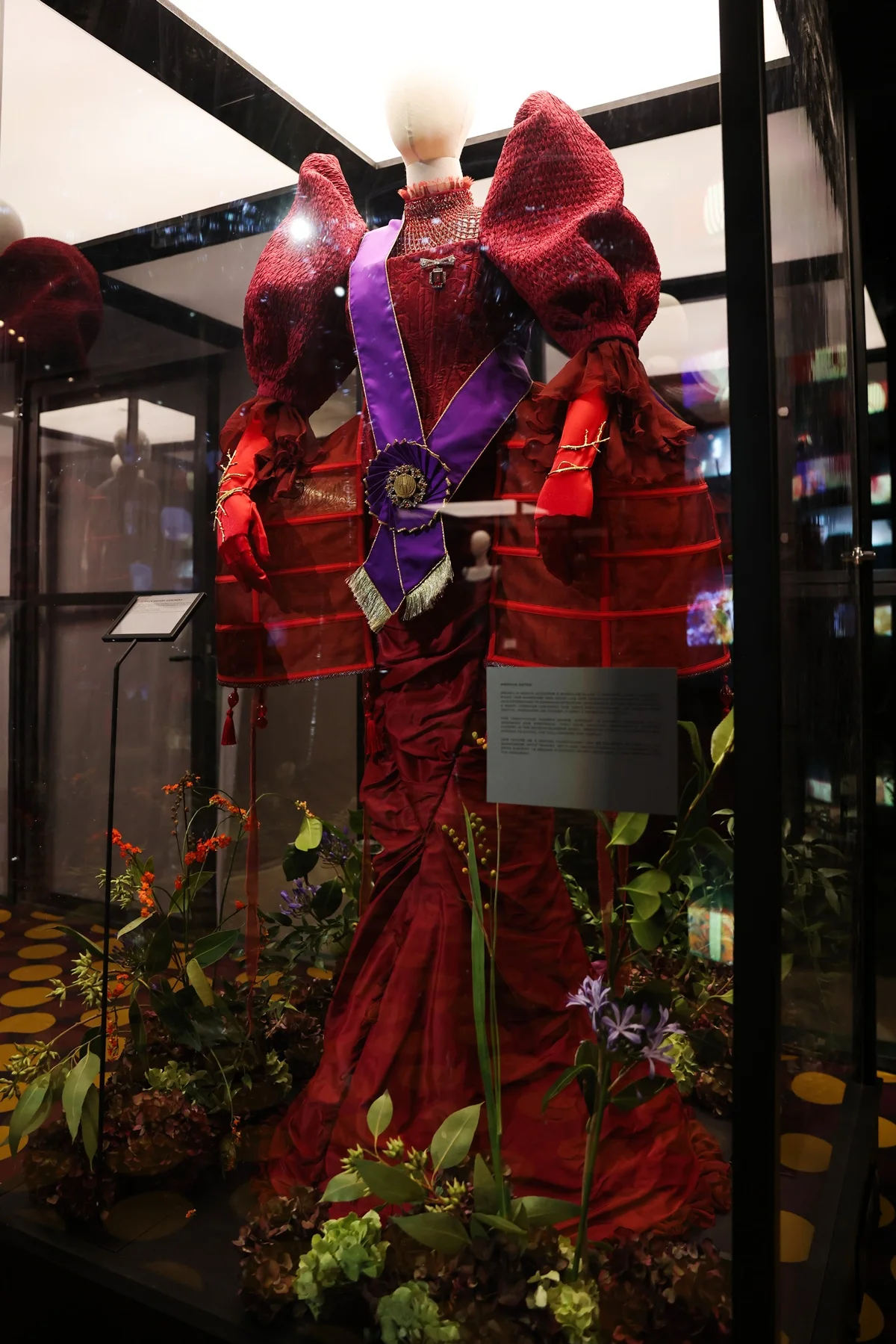 Exposição Elegance is Authority: The Story, Style and Power of Panem Exposição Elegance is Authority: The Story, Style and Power of Panem