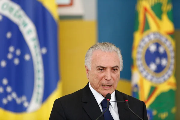 AGU recomendará a Temer veto à anistia de multa de caminhoneiros
