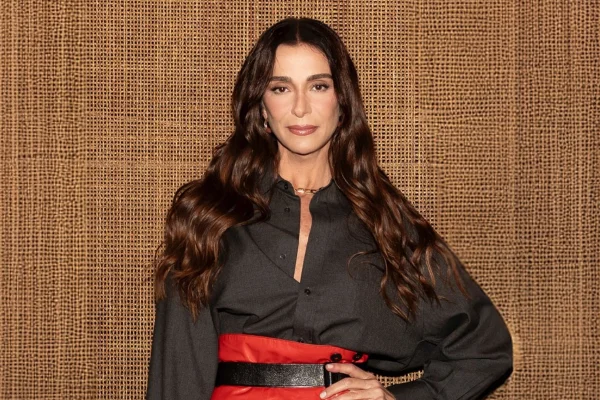 Mônica Martelli cancela apresentação e revela problema de saúde