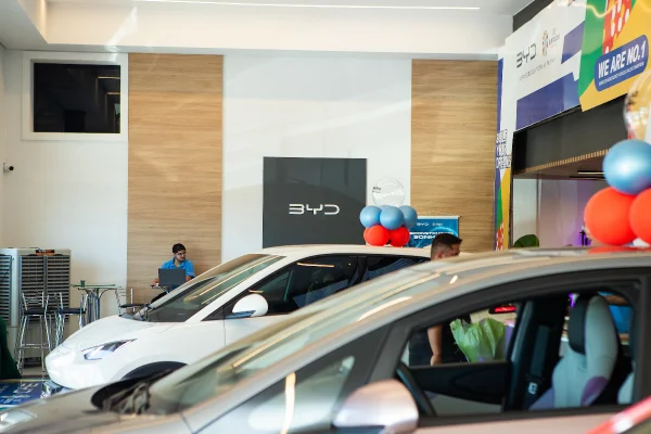 Imagem colorida - Saga BYD Brasília Recebe Prêmio de Maior Vendas em 2023 - Metrópoles