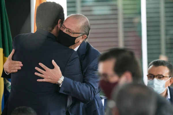 De Alckmin a ex-BBB: confira a lista dos novos filiados ao PSB