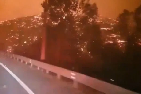 Foto colorida de incêndio - Metrópoles