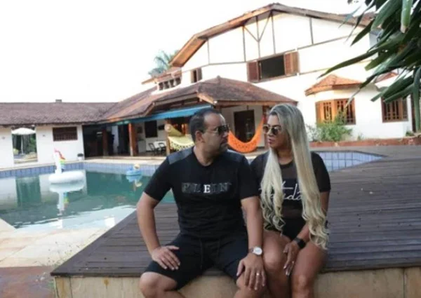 Casal do barulho na mansão localizada no Lago Sul