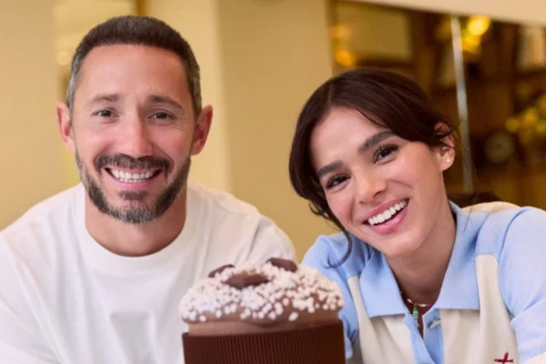 Foto colorida de Bruna Marquezine e Cedric Grolet - Metrópoles