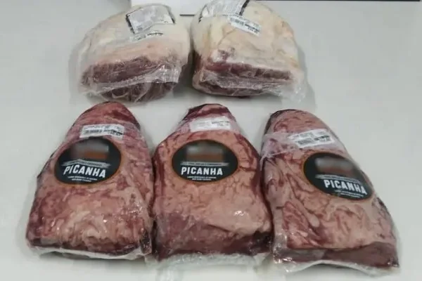 Imagem colorida mostra peças de picanha