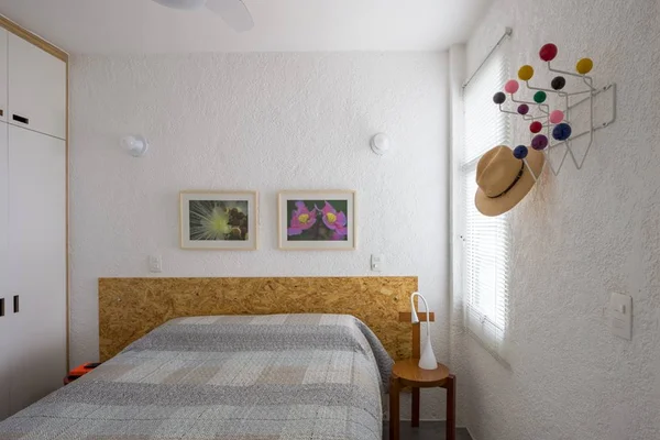 Quarto é o cômodo da casa com maior número de quedas de idosos