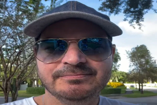 Constantino debocha de investigação por xenofobia: “Podem vir para cima”