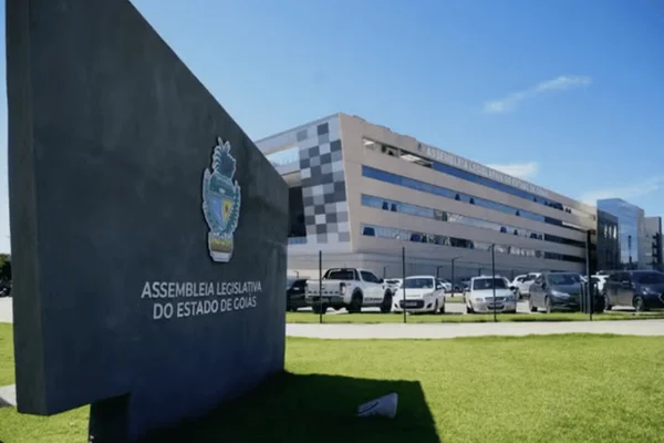 Golpistas cobravam falsa taxa de inscrição para concurso em Goiás