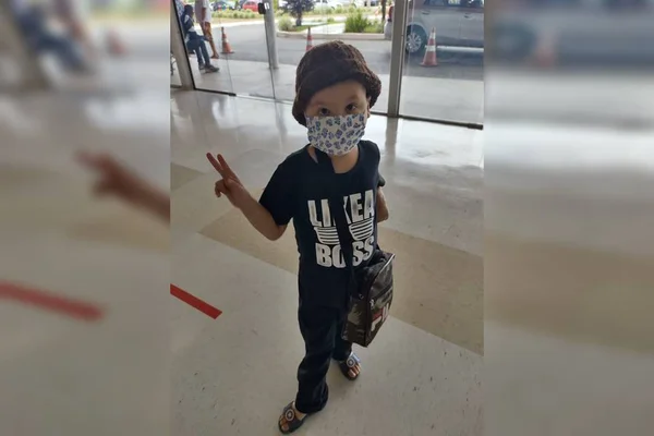 Família busca por doadores de medula compatíveis com Vitor, de 5 anos