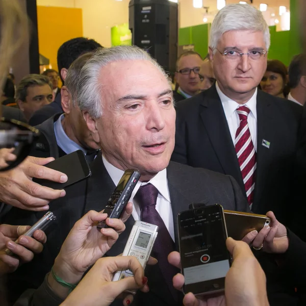 Programas de Temer vão focar os “5% mais pobres”
