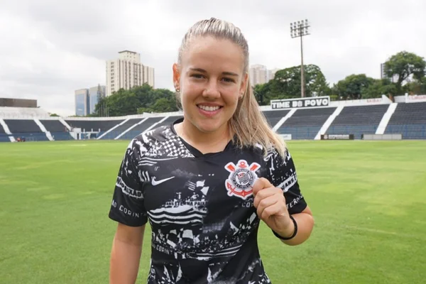 Timão anuncia Andressinha e soma 8 atletas da Seleção na equipe
