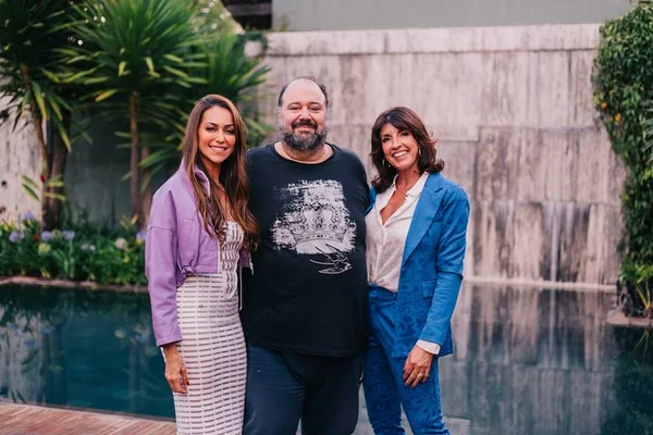 Patrícia Vaz e Dani Kniggendorf recebem Blugaya em tarde fashionista