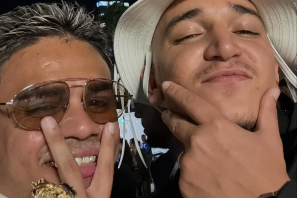 Foto colorida de João Gomes e MC Cabelinho - Metrópoles