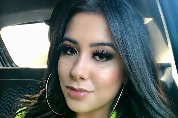 Ex-Chiquititas mostra fantasia de coelhinha sexy no Instagram