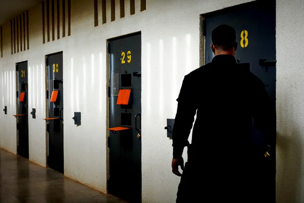 Celas do presídio federal são monitorados por agentes federais - metrópoles