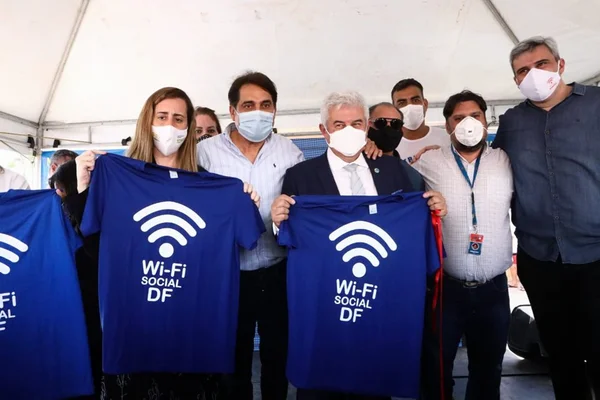 Com presença do ministro Marcos Pontes, GDF lança Wi-Fi Social na Estrutural