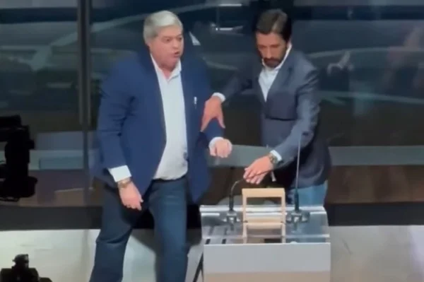 Novo vídeo mostra que Datena tentou dar segunda cadeirada em Marçal