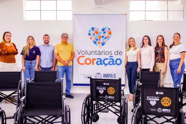 imagem colorida entrega de cadeiras de rodas projeto tampania anapolis