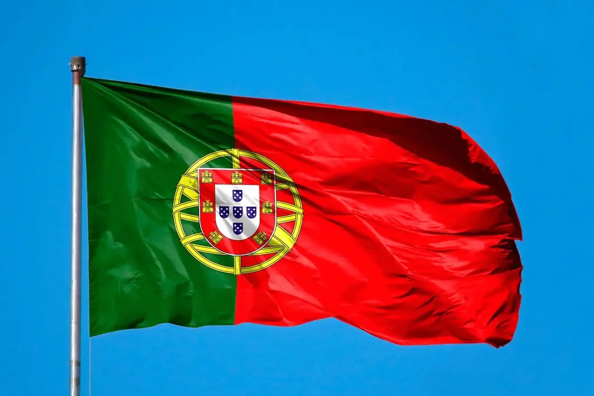 Imagem colorida da bandeira Portugal - Metrópoles