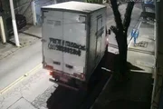 Criminosos roubaram computadores, carro e 10 toneladas de cobre. Prejuízo foi de R$ 700 mil Criminosos roubaram computadores, carro e 10 toneladas de cobre. Prejuízo foi de R$ 700 mil