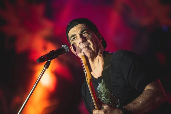 Durval Lelys é a atração principal da festa Benzadeus